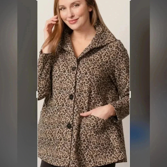 Habitat  NWT shacket,jacket,women M. Grey animal print,,PTP 21”, wide at waist - Picture 10 of 14